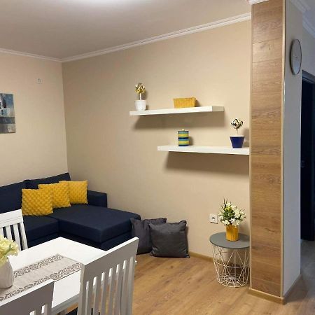Flowers Garden Apartment Veliko Tărnovo Esterno foto