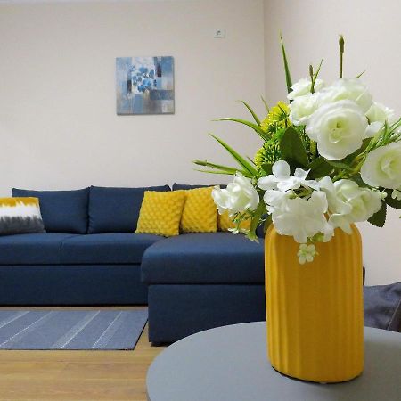 Flowers Garden Apartment Veliko Tărnovo Esterno foto