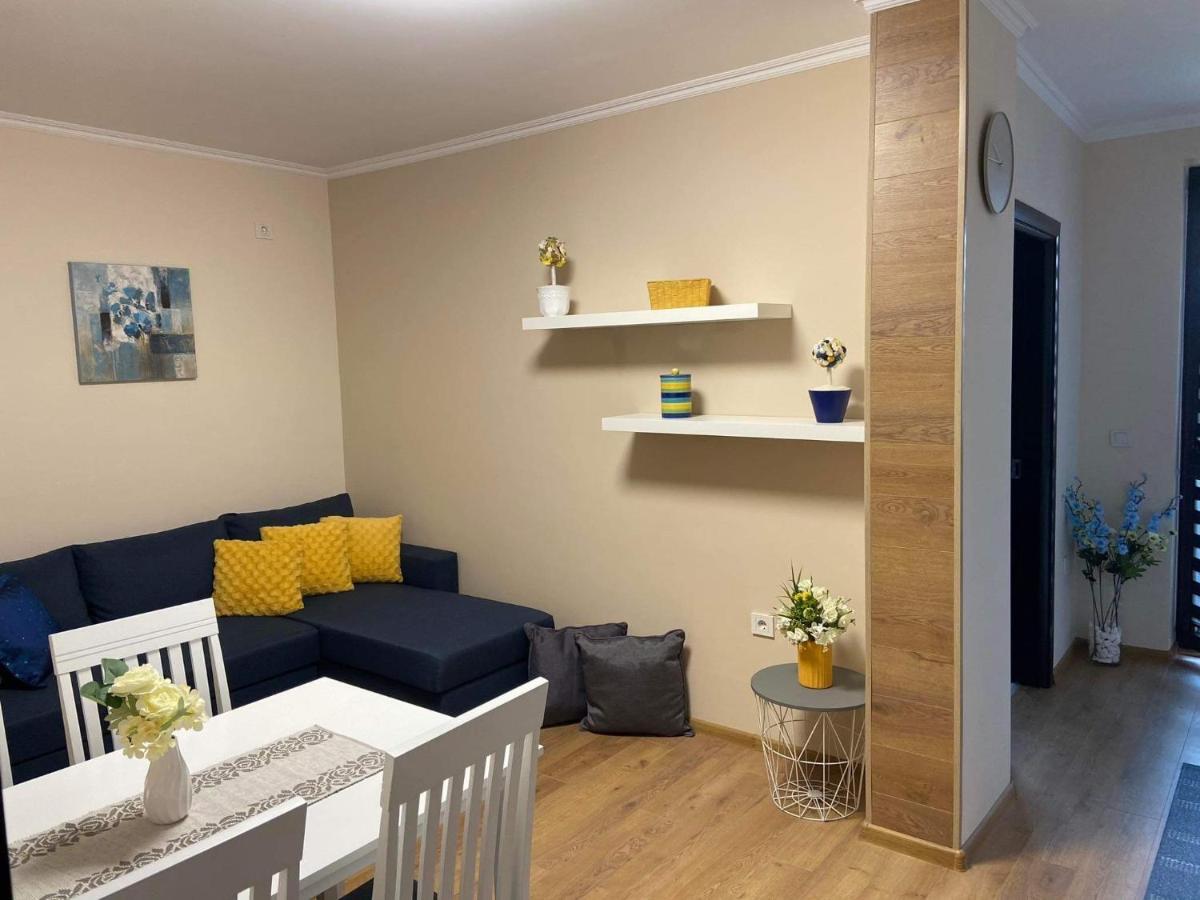 Flowers Garden Apartment Veliko Tărnovo Esterno foto